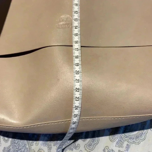 Roots crossbody - Picture 7 of 7